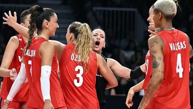 Filenin Sultanları Japonya'yı Sürprizle Geçti