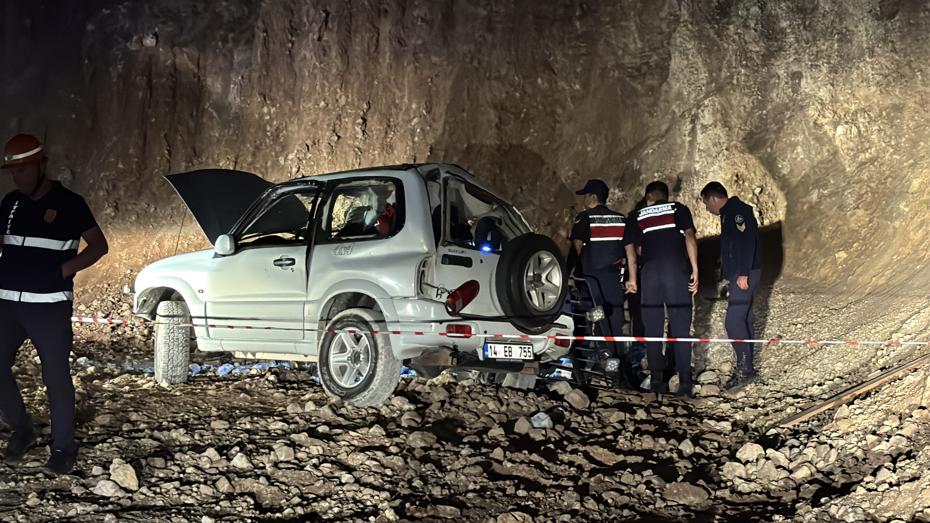Bolu'da 15 Metrelik Uçurumdan Düşen Cipte 2 Kişi Hayatını Kaybetti, 1 Kişi Yaralandı