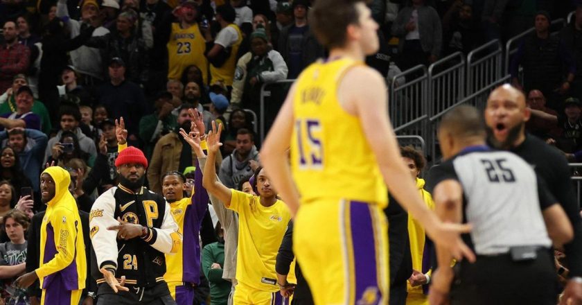 LA Lakers çifte uzatmada kazandı