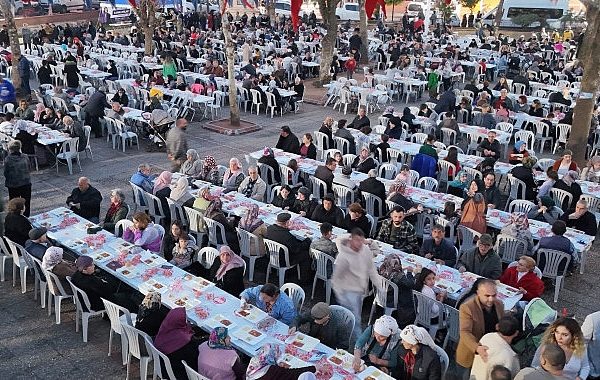 Aydın Büyükşehir Belediye Başkanı Özlem Çerçioğlu, Efeler'in Umurlu ilçesinde vatandaşlarla buluştu – GÜNDEM