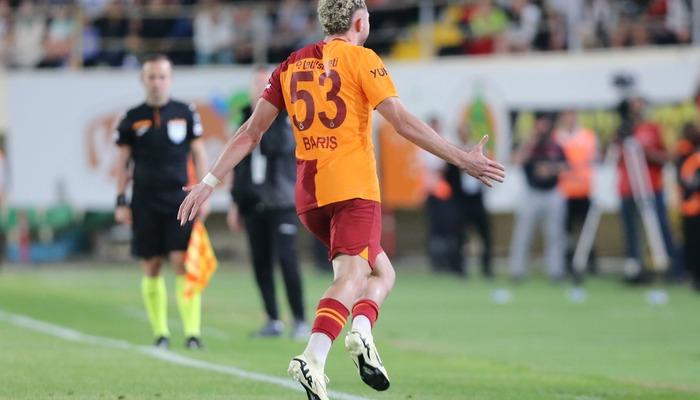 Aslan ikinci yarıda çıkmaza girdi!  Galatasaray, Alanyaspor'u 4-0 mağlup ederek liderliği yeniden ele geçirdi.