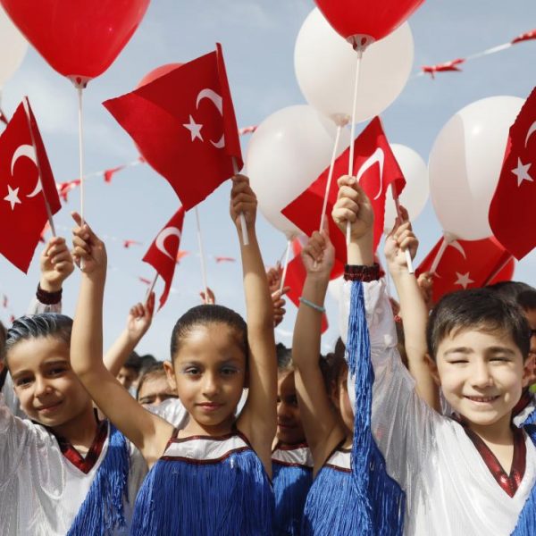 Ulusal Egemenlik ve Çocuk Bayramı, 23 Nisan'da Antalya ve çevre illerde kutlandı.