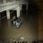 Otomobil direksiyon hakimiyetini kaybedip nehre uçtu: 3 kişi yaralandı – Son Dakika Türkiye Haberleri