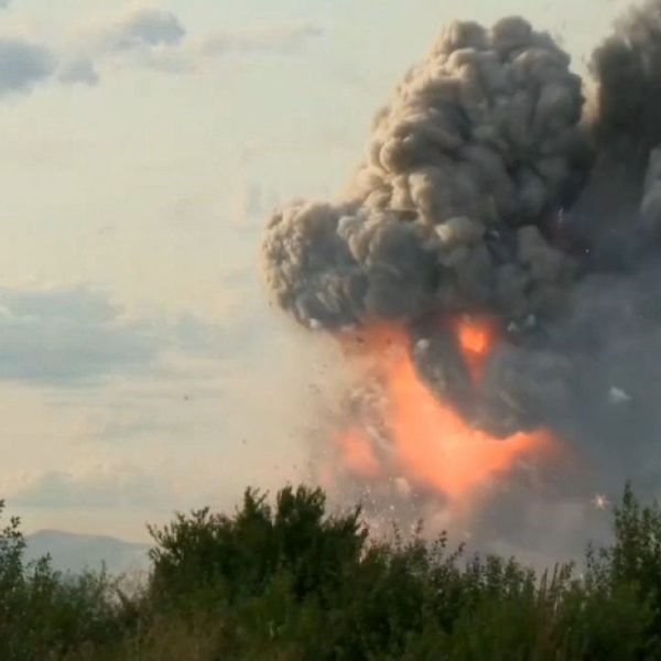 Video.  Bulgaristan'da havai fişek fabrikasında patlama: 1 ölü, 1 yaralı