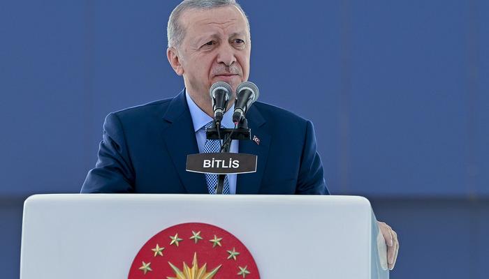 Cumhurbaşkanı Erdoğan Bitlis'te İBB'yi Hedef Aldı: “Paralarıyla Veriyorlar”