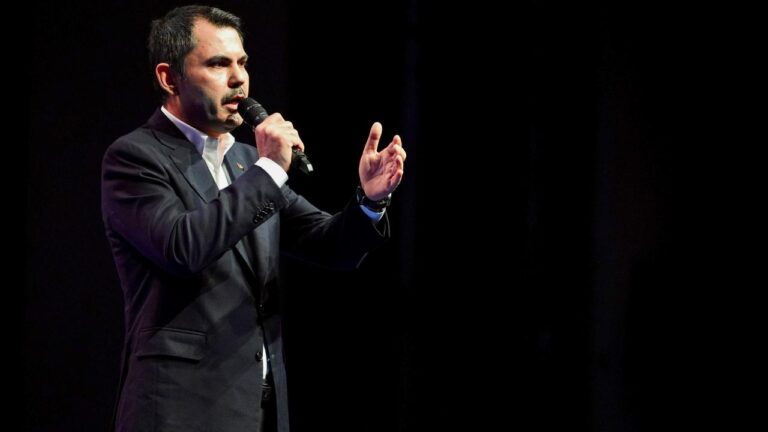 Bakan kurumunun tepkisini boykot etmek: