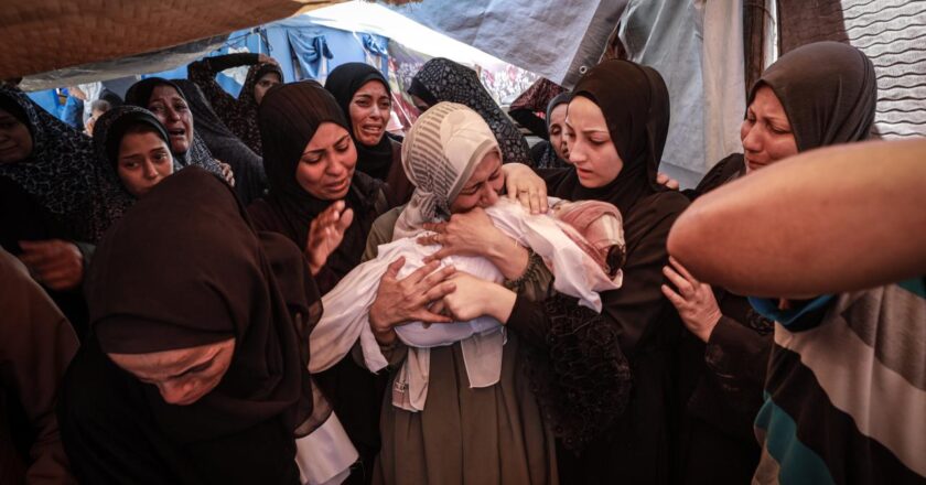 Soykırımcı İsrail dün sabahtan beri 85 Filistinliyi öldürdü
