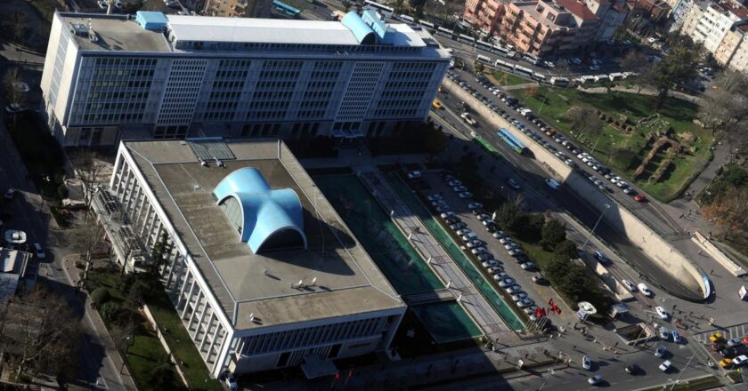 İBB’ye yönelik yolsuzluk soruşturması: Gözaltı sayısı 17’ye yükseldi