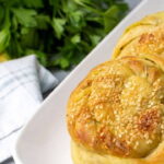 Hem göze hem damağa hitap eden tarif: Patatesli gül böreği – Son Dakika Gurme Haberleri