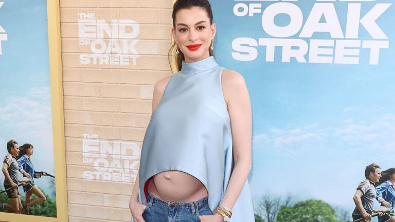 Anne Hathaway’den “sahte hamilelik” iddialarına yanıt!