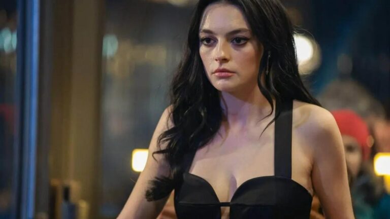 Melis Sezen’den ayna karşısında cesur tatil pozu:  Beğeni yağdı